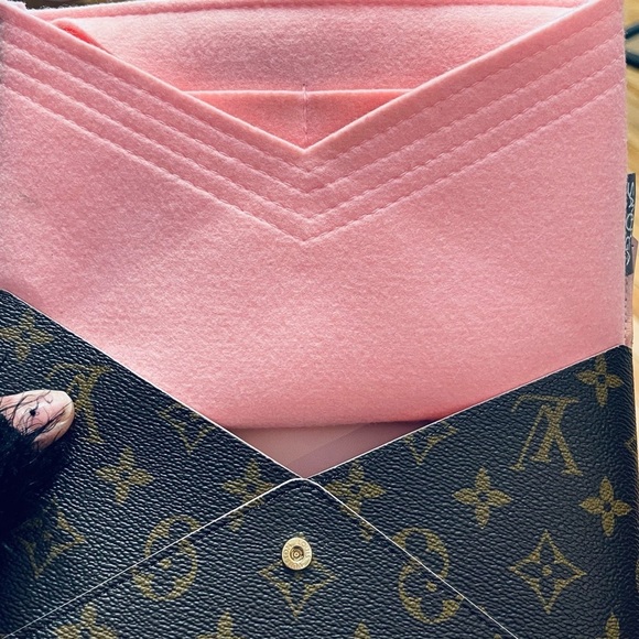 New Louis Vuitton Large kirigami ,change purse , strap & insert . - Picture 7 of 16